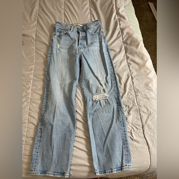 Jeans/ Aritzia/ Levi/ Champs/ Fila - Picture 3 of 7